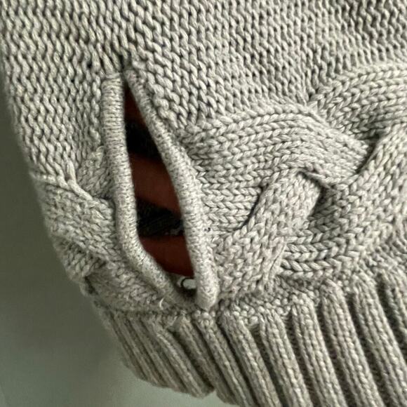 Baby Gap Gray Cable Hooded Poncho Sweater Girls Size 5 - Picture 5 of 7